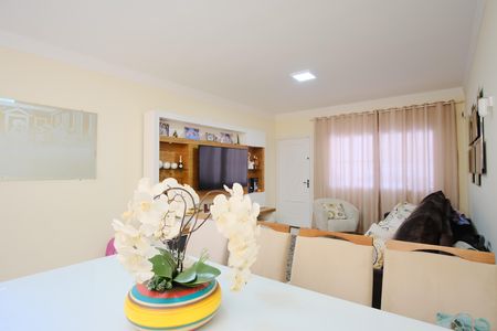 Casa à venda com 125m², 3 quartos e 2 vagasSala