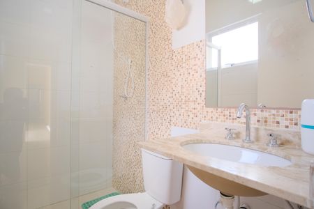 Casa à venda com 125m², 3 quartos e 2 vagasBanheiro da Suíte 2