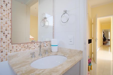 Casa à venda com 125m², 3 quartos e 2 vagasBanheiro da Suíte 2