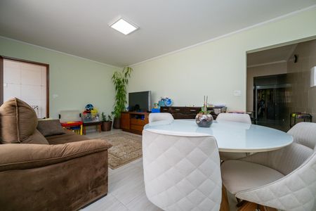 Casa à venda com 176m², 3 quartos e 3 vagasSala