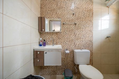 Casa à venda com 176m², 3 quartos e 3 vagasEdícula - Banheiro da Suíte