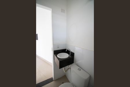 BANHEIRO de kitnet/studio para alugar com 1 quarto, 23m² em Parque Peruche, São Paulo