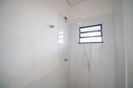 BANHEIRO de kitnet/studio para alugar com 1 quarto, 23m² em Parque Peruche, São Paulo