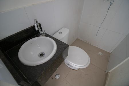 BANHEIRO de kitnet/studio para alugar com 1 quarto, 23m² em Parque Peruche, São Paulo