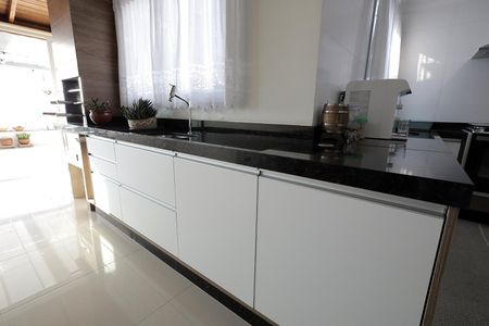 Apartamento para alugar com 120m², 2 quartos e 2 vagas Apartamento para alugar com 120m², 2 quartos e 2 vagasCozinha