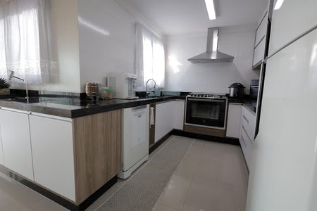 Apartamento para alugar com 120m², 2 quartos e 2 vagas Apartamento para alugar com 120m², 2 quartos e 2 vagasCozinha