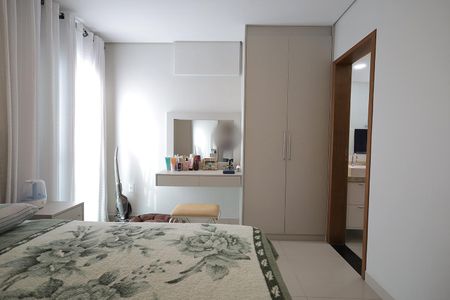 Apartamento para alugar com 120m², 2 quartos e 2 vagas Apartamento para alugar com 120m², 2 quartos e 2 vagasQuarto Suíte