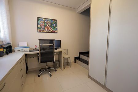 Apartamento para alugar com 120m², 2 quartos e 2 vagas Apartamento para alugar com 120m², 2 quartos e 2 vagasEscritório