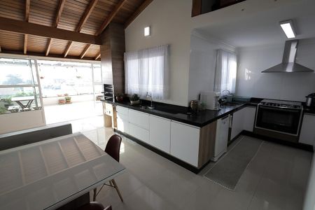 Apartamento para alugar com 120m², 2 quartos e 2 vagas Apartamento para alugar com 120m², 2 quartos e 2 vagasCozinha