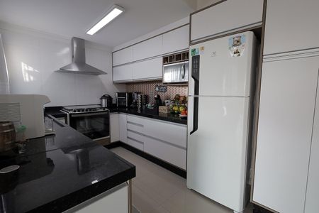 Apartamento para alugar com 120m², 2 quartos e 2 vagas Apartamento para alugar com 120m², 2 quartos e 2 vagasCozinha