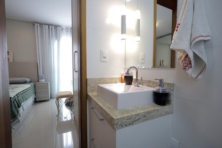 Apartamento para alugar com 120m², 2 quartos e 2 vagas Apartamento para alugar com 120m², 2 quartos e 2 vagasBanheiro Suíte