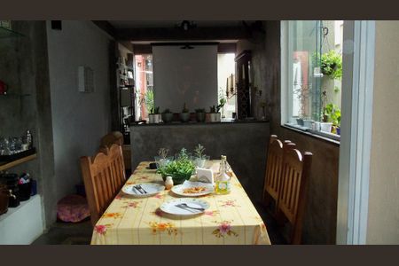 Casa para alugar com 252m², 5 quartos e 2 vagas