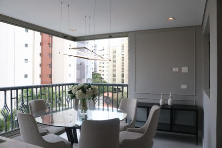 Apartamento para alugar com 117m², 3 quartos e 3 vagasVaranda