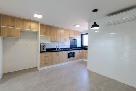 Apartamento para alugar com 163m², 3 quartos e 3 vagas Apartamento para alugar com 163m², 3 quartos e 3 vagasCozinha