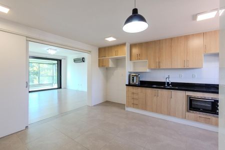 Apartamento para alugar com 163m², 3 quartos e 3 vagas Apartamento para alugar com 163m², 3 quartos e 3 vagasCozinha