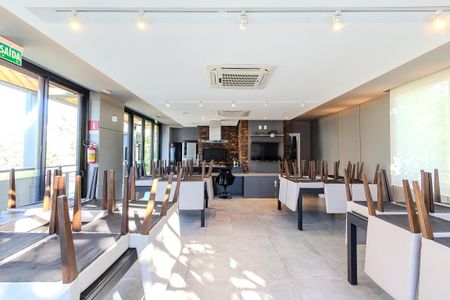 Apartamento para alugar com 163m², 3 quartos e 3 vagas Apartamento para alugar com 163m², 3 quartos e 3 vagasÁrea comum - Salão de festas