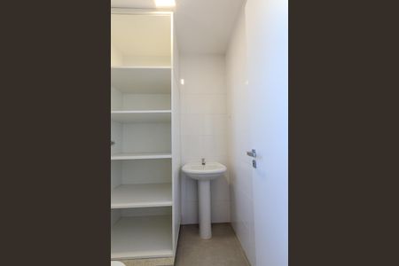 Apartamento para alugar com 163m², 3 quartos e 3 vagas Apartamento para alugar com 163m², 3 quartos e 3 vagasBanheiro de serviço