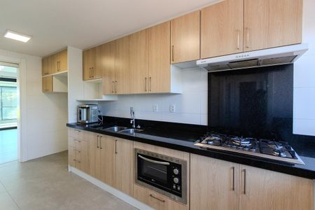 Apartamento para alugar com 163m², 3 quartos e 3 vagas Apartamento para alugar com 163m², 3 quartos e 3 vagasCozinha