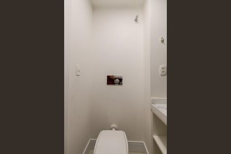 Apartamento para alugar com 163m², 3 quartos e 3 vagas Apartamento para alugar com 163m², 3 quartos e 3 vagasLavabo