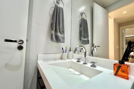 Apartamento à venda com 68m², 2 quartos e 1 vagaBanheiro da Suíte