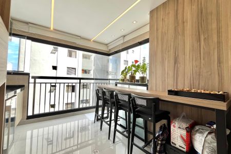 Apartamento à venda com 68m², 2 quartos e 1 vagaVaranda