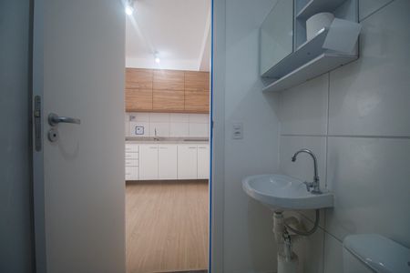 Banheiro de apartamento à venda com 1 quarto, 31m² em Santo Cristo, Rio de Janeiro