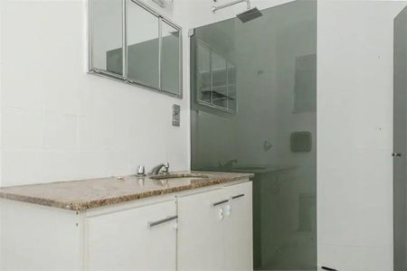 Banheiro 1 de apartamento para alugar com 3 quartos, 118m² em Rio Branco, Porto Alegre