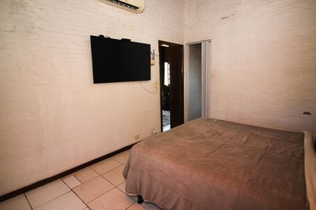 Casa à venda com 300m², 6 quartos e 2 vagas Casa à venda com 300m², 6 quartos e 2 vagasSuíte 1