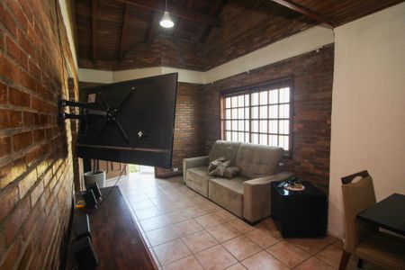 Casa à venda com 300m², 6 quartos e 2 vagas Casa à venda com 300m², 6 quartos e 2 vagasSala 1