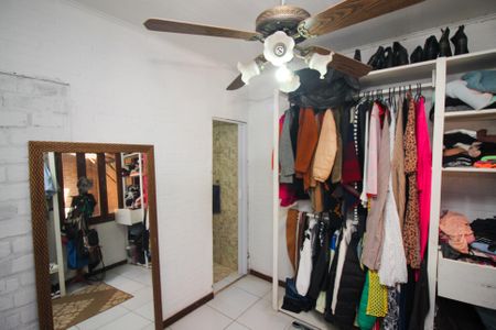 Casa à venda com 300m², 6 quartos e 2 vagas Casa à venda com 300m², 6 quartos e 2 vagasSuíte 2