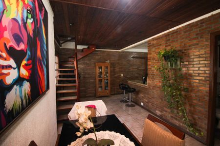 Casa à venda com 300m², 6 quartos e 2 vagas Casa à venda com 300m², 6 quartos e 2 vagasSala de Jantar