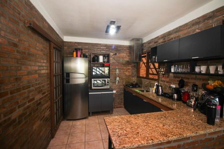 Casa à venda com 300m², 6 quartos e 2 vagas Casa à venda com 300m², 6 quartos e 2 vagasCozinha