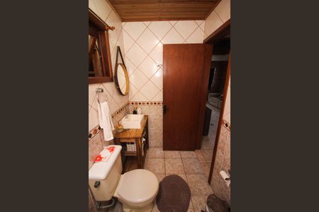 Casa à venda com 300m², 6 quartos e 2 vagas Casa à venda com 300m², 6 quartos e 2 vagasBanheiro Social