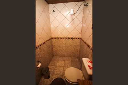 Casa à venda com 300m², 6 quartos e 2 vagas Casa à venda com 300m², 6 quartos e 2 vagasBanheiro Social