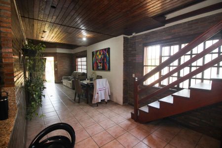 Casa à venda com 300m², 6 quartos e 2 vagas Casa à venda com 300m², 6 quartos e 2 vagasSala de Jantar