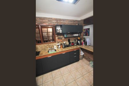 Casa à venda com 300m², 6 quartos e 2 vagas Casa à venda com 300m², 6 quartos e 2 vagasCozinha