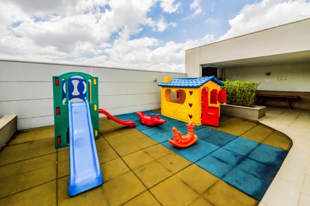 Apartamento à venda com 76m², 3 quartos e 2 vagasÁrea comum - Playground