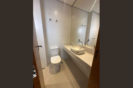 Casa à venda com 3 quartos, 120m² em Vila Gumercindo, São Paulo