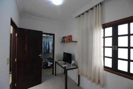 Casa à venda com 3 quartos, 330m² em Vila Mussoline, São Bernardo do Campo