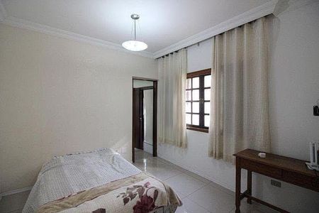 Casa à venda com 3 quartos, 330m² em Vila Mussoline, São Bernardo do Campo