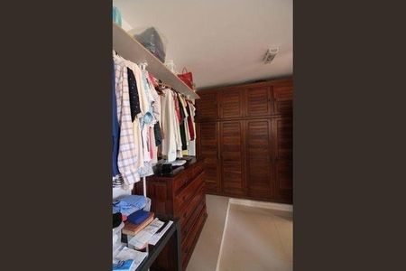 Casa à venda com 3 quartos, 330m² em Vila Mussoline, São Bernardo do Campo