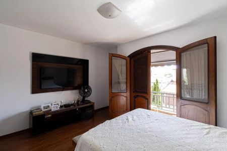 Casa à venda com 4 quartos, 409m² em Vila Rio Branco, São Paulo