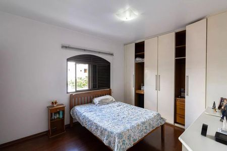 Casa à venda com 4 quartos, 409m² em Vila Rio Branco, São Paulo
