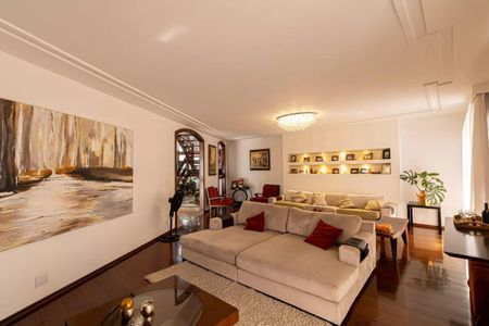 Casa à venda com 4 quartos, 409m² em Vila Rio Branco, São Paulo