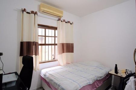 Casa à venda com 4 quartos, 250m² em Vila Aricanduva, São Paulo