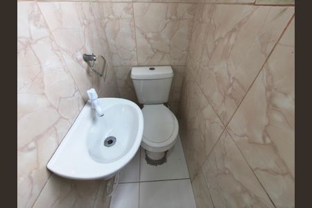 Casa para alugar com 60m², 2 quartos e sem vaga Casa para alugar com 60m², 2 quartos e sem vagaBanheiro