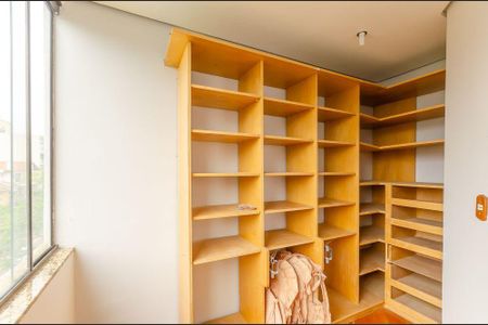 Closet de apartamento para alugar com 3 quartos, 200m² em Jardim Itu, Porto Alegre