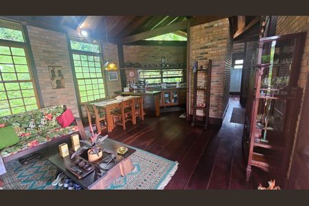 Casa à venda com 3 quartos, 164m² em Serra Grande, Niterói