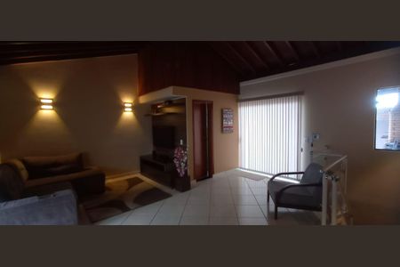 Casa à venda com 3 quartos, 239m² em Vila Curuçá, Santo André