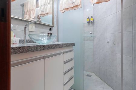 Apartamento à venda com 90m², 3 quartos e 1 vaga Apartamento à venda com 90m², 3 quartos e 1 vagaBanheiro da suíte